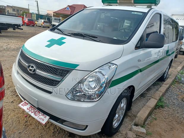 Hyundai Starex 2012 White