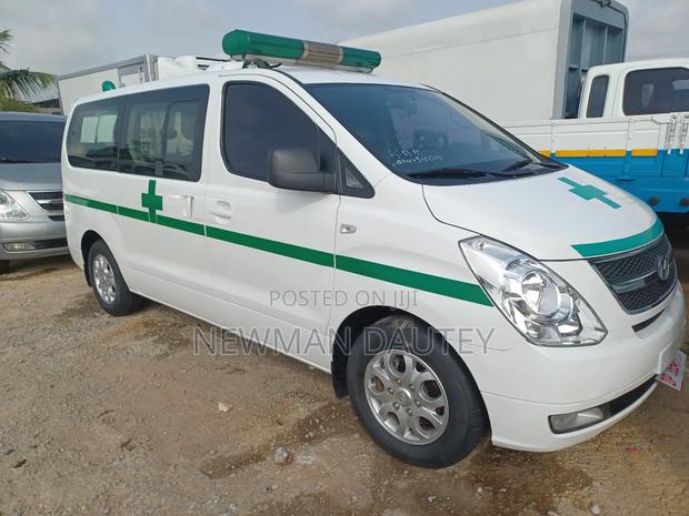 Hyundai Starex 2012 White