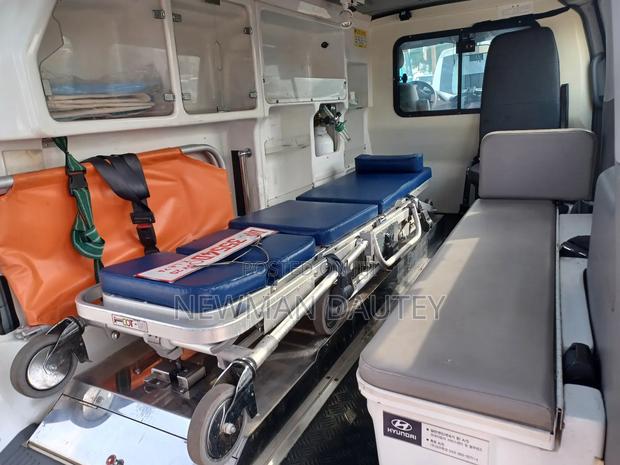 Hyundai Starex 2012 White