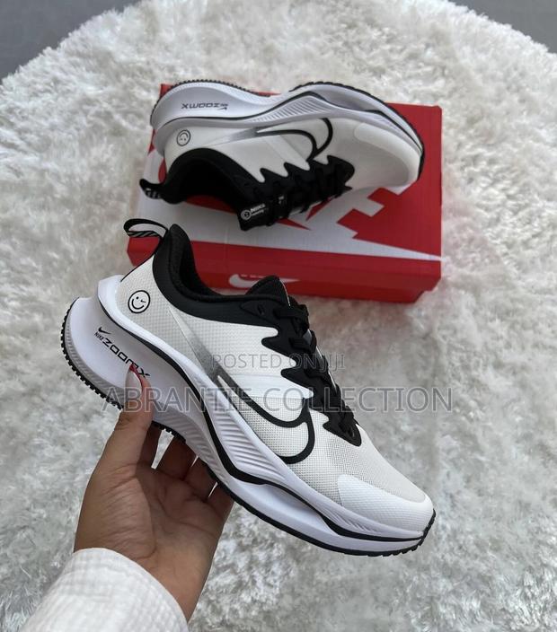 Nike Zoom X Smile Sneaker White/Black · Photo 3