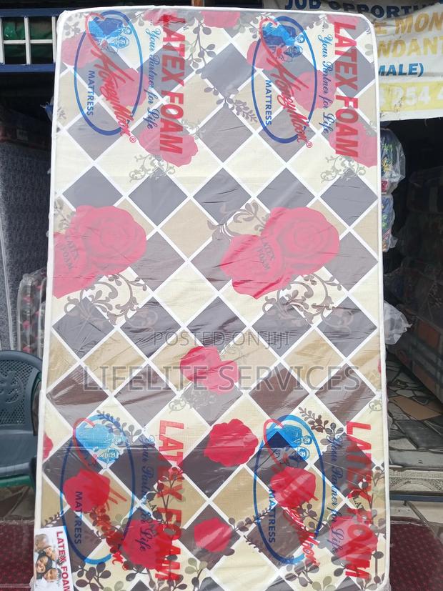 1 Half Mattress 10" High Density · Photo 4