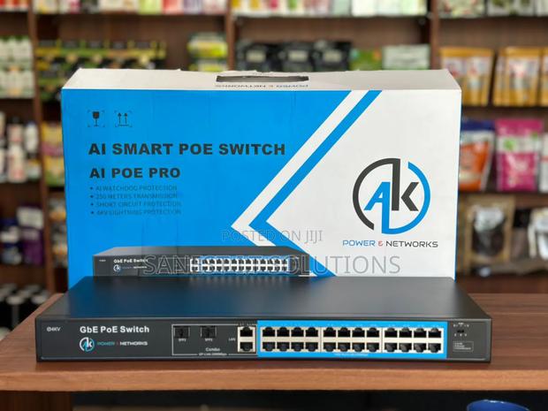 24 Port Poe Switch · Photo 2