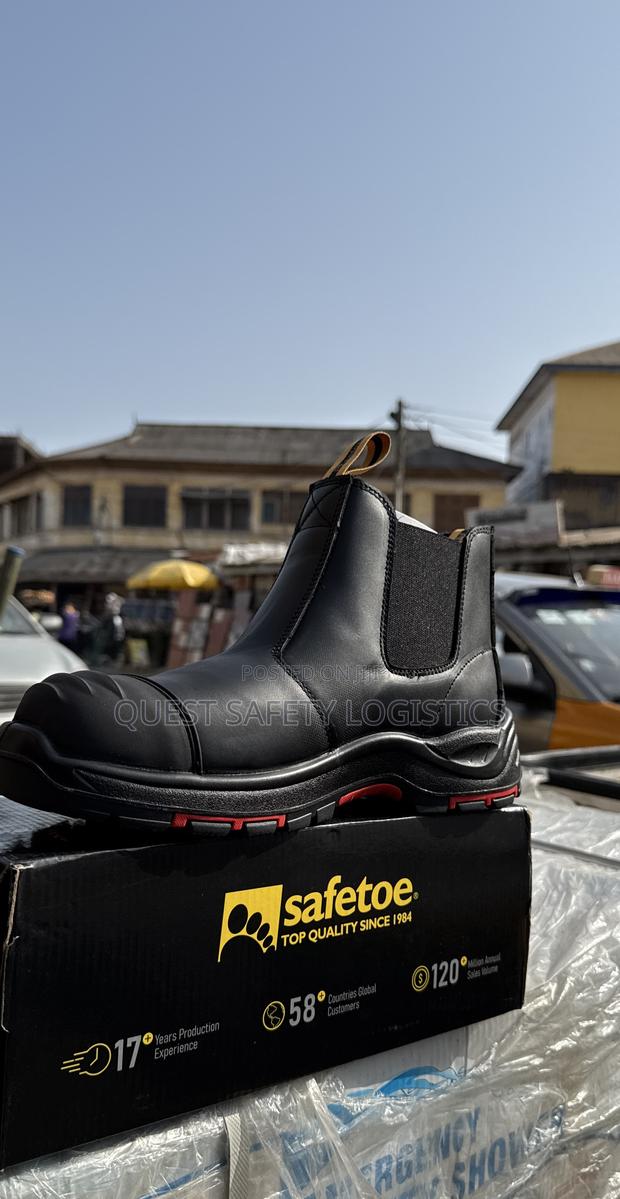 Safetoe Oil and Slip Resistant Boot · Photo 3