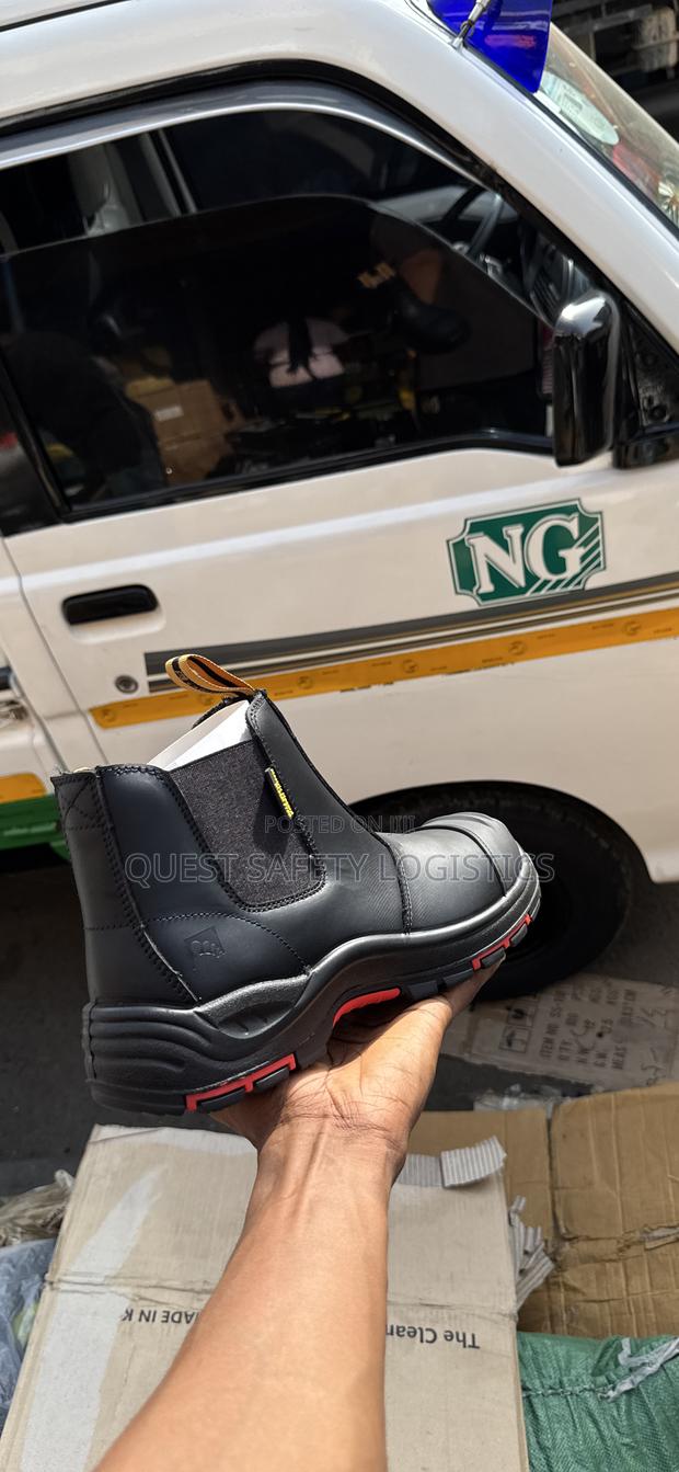 Safetoe Oil and Slip Resistant Boot · Photo 4