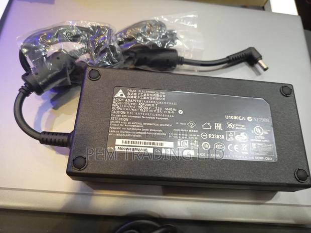 Original MSI Charger/Adapter 230w · Photo 2