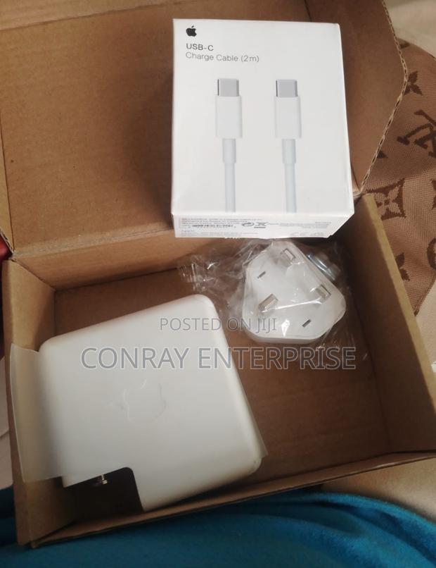 Macbook Type-C Adapter Charger. photo 3