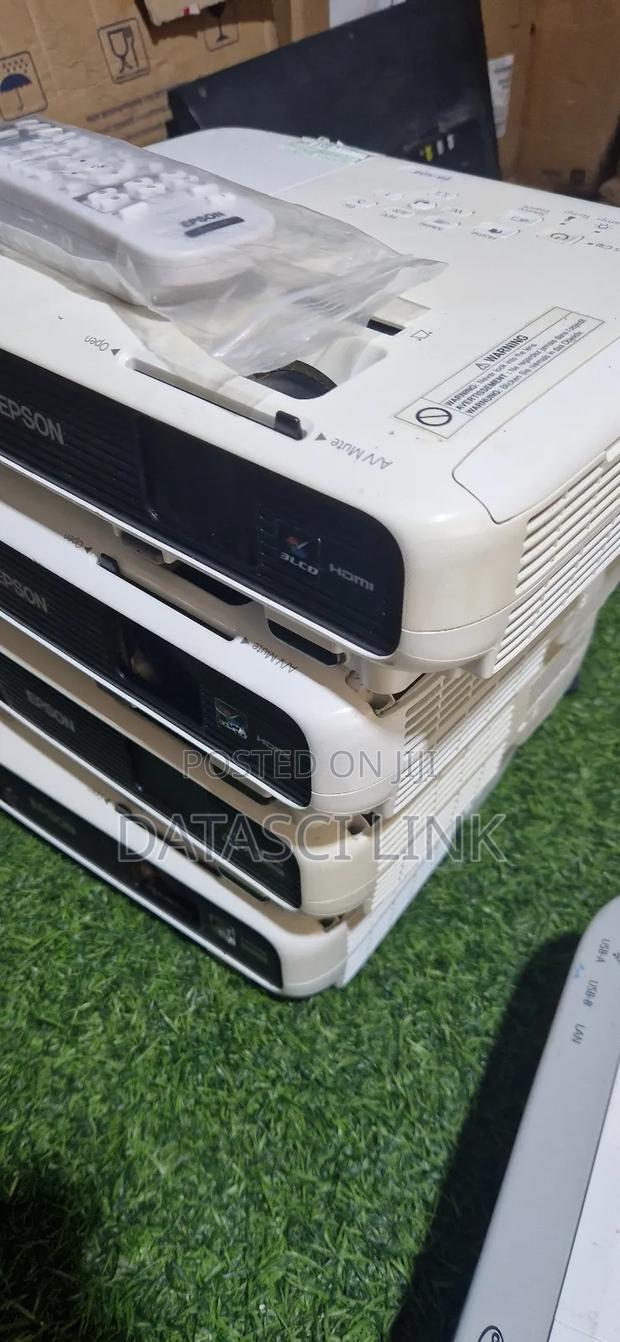 Epson Eb-X31 Pro for Large Venues Projection photo 2