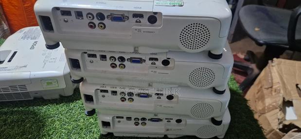 Brilliant Light Wireless Epson Projector photo 3