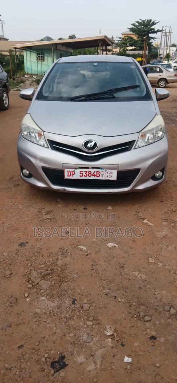 Toyota Vitz 2012 Silver