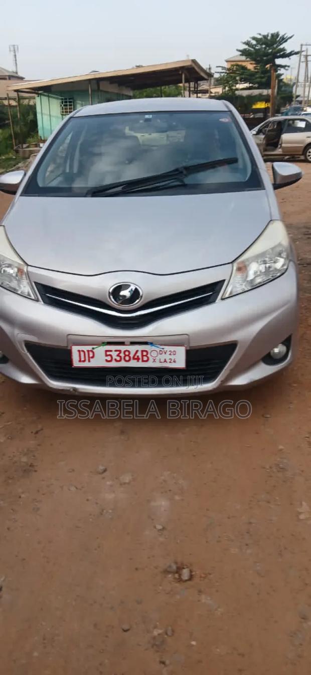 Toyota Vitz 2012 Silver