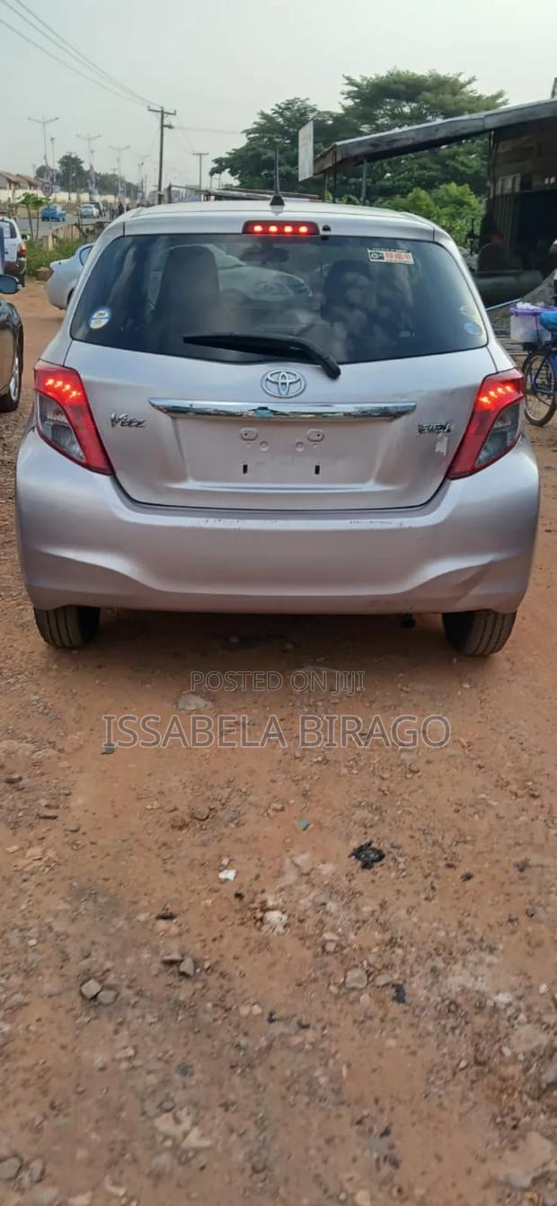 Toyota Vitz 2012 Silver