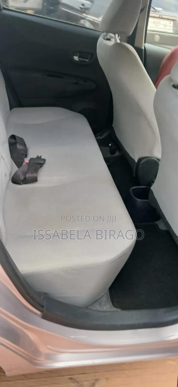 Toyota Vitz 2012 Silver