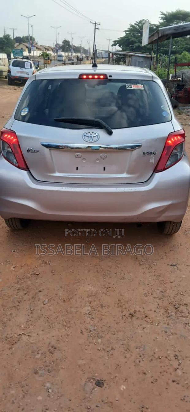 Toyota Vitz 2012 Silver