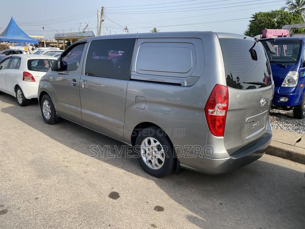 Hyundai Starex 2014 Silver
