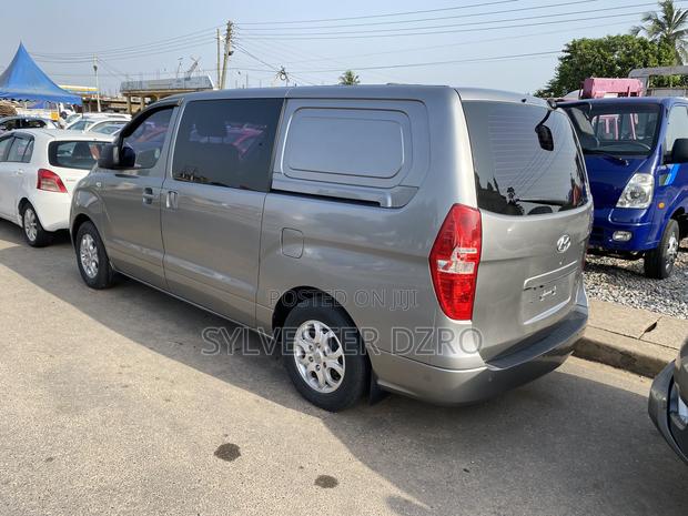 Hyundai Starex 2014 Silver