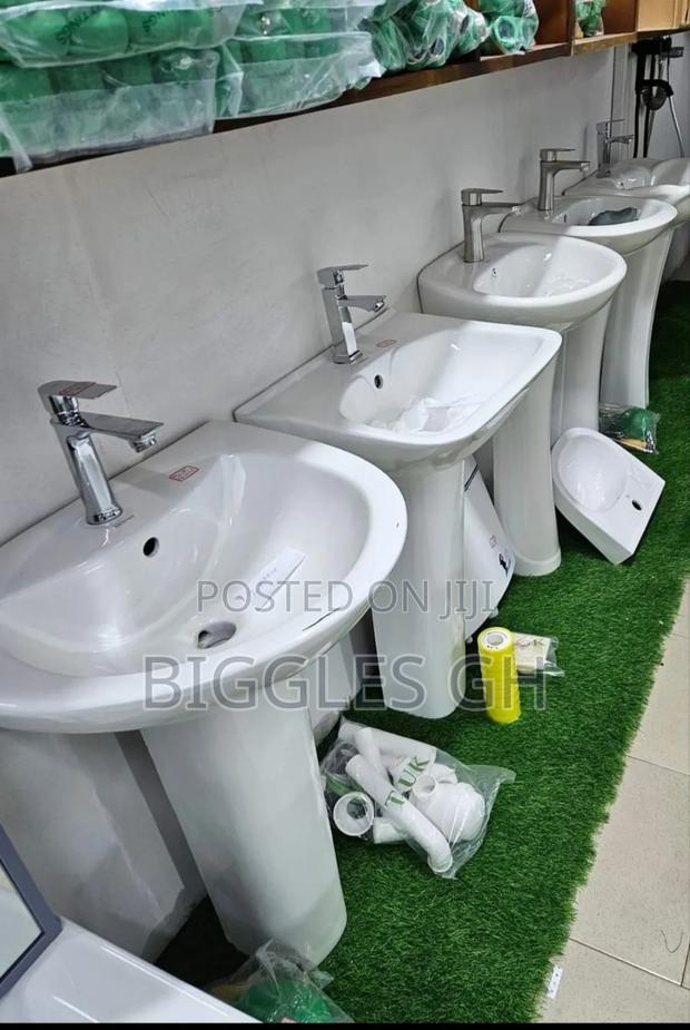 Basin With Pedestal + Tap Complete · Photo 3