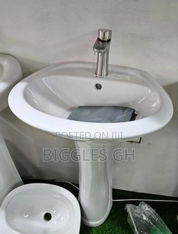 Basin With Pedestal + Tap Complete · Photo 4