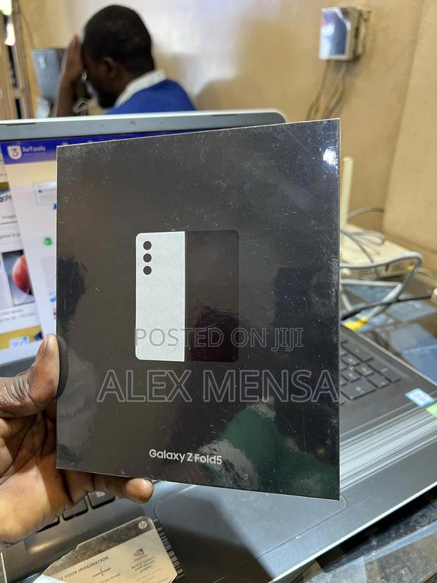 New Samsung Galaxy Z Fold 5 256 GB Silver