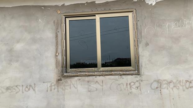 Ks50 Sliding Window · Photo 3