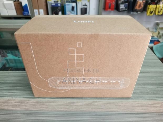 Unifi Lite 8-Port Gigabit Poe+ Compliant Managed Switch · Photo 4