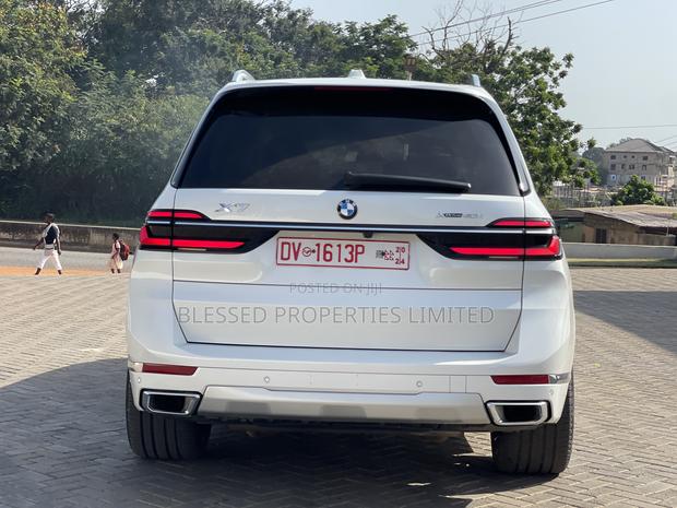 BMW X7 xDrive40i 2023 White