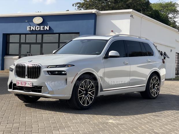 BMW X7 xDrive40i 2023 White