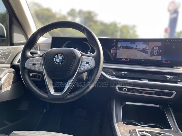 BMW X7 xDrive40i 2023 White