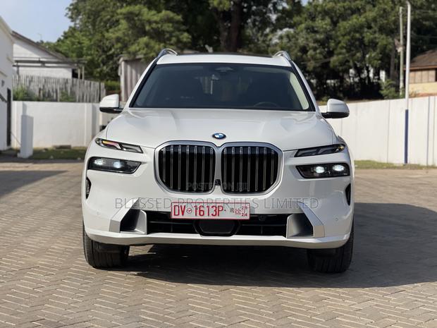 BMW X7 xDrive40i 2023 White