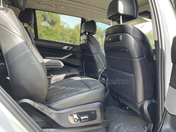 BMW X7 xDrive40i 2023 White