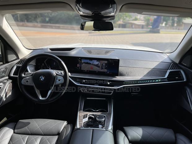 BMW X7 xDrive40i 2023 White