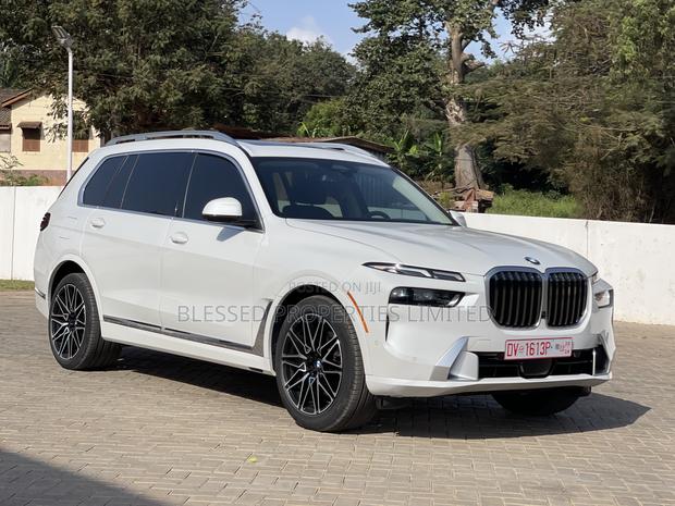 BMW X7 xDrive40i 2023 White
