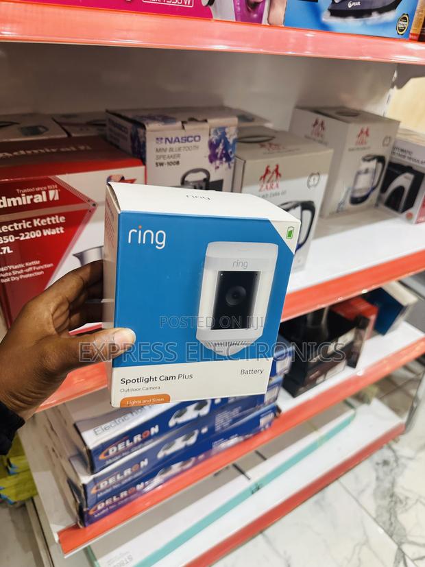 Dynamic Sleek Ring Spotlight · Photo 2