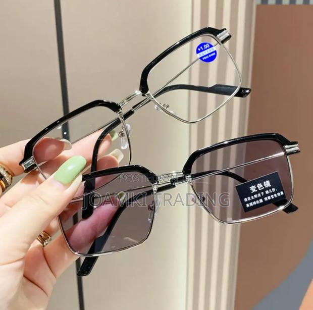 2 In 1 Photochromic Anti Blue Light Glasses For Men Women photo 10