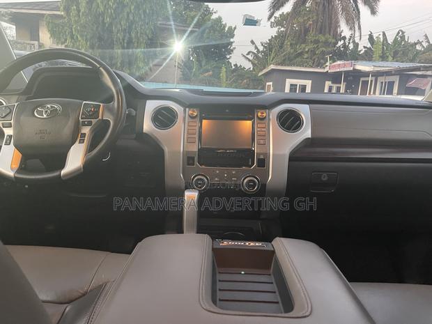 Toyota Tundra Limited 5.7L V8 4x2 Double Cab 6.6 ft. box 145.7 in. WB