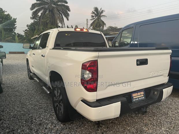 Toyota Tundra Limited 5.7L V8 4x2 Double Cab 6.6 ft. box 145.7 in. WB