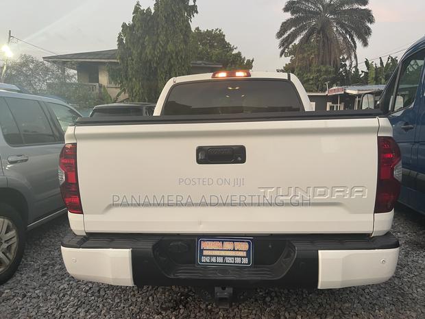 Toyota Tundra Limited 5.7L V8 4x2 Double Cab 6.6 ft. box 145.7 in. WB