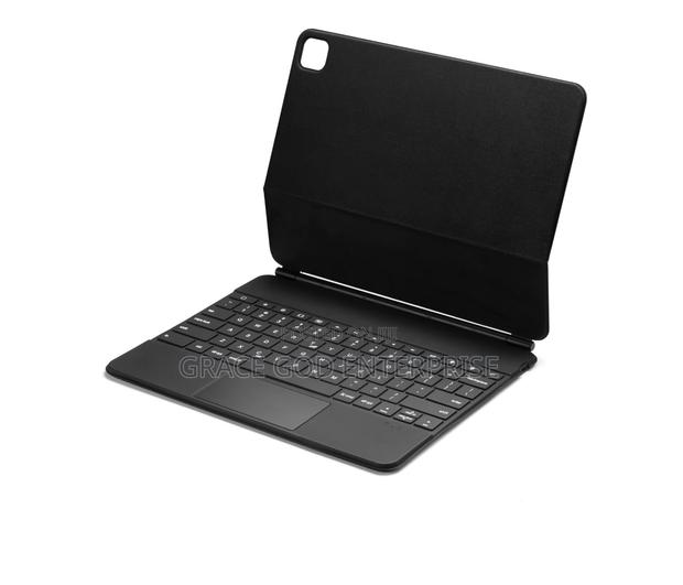 iPad Pro 13-Inch (M4 M5) Magic Keyboard With Backlight · Photo 4