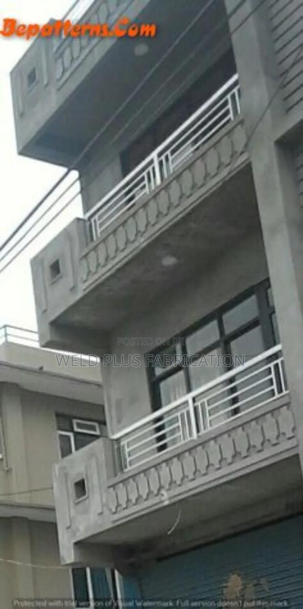 Simple Balcony Design · Photo 4