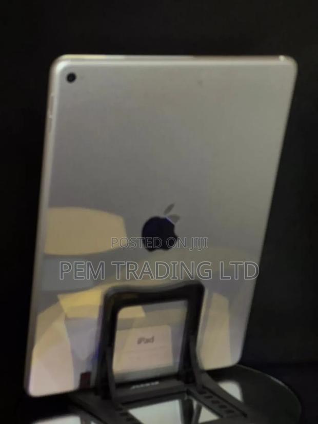 Apple iPad Air 2 128 GB Gray · Photo 4