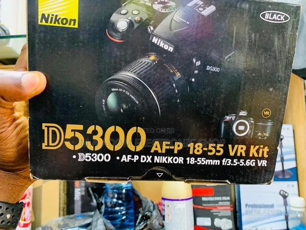 Versatile Nikon D5300 With Lens · Photo 2