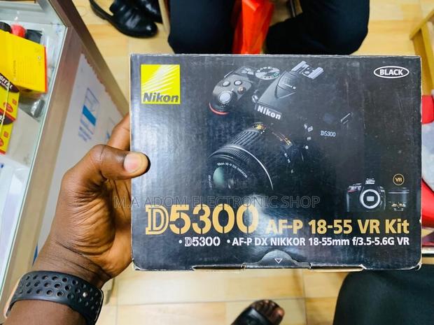 24.2mp Cmos Nikon D5300 Camera With Lens · Photo 2