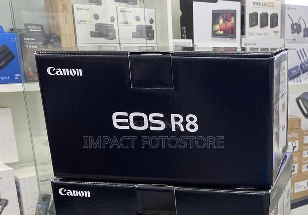 Canon Eos R8 Mirrorless Camera · Photo 2