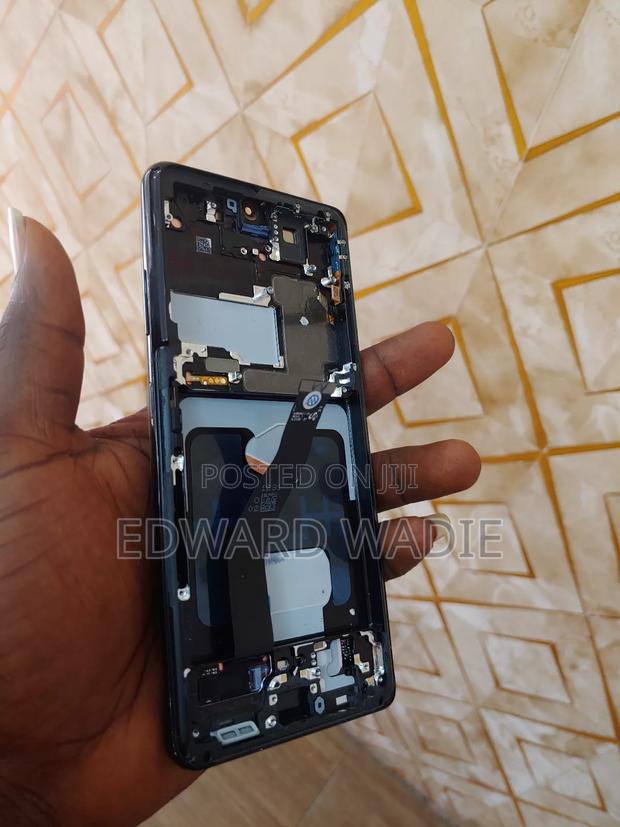 Samsung Galaxy S23 Ultra Screen · Photo 4