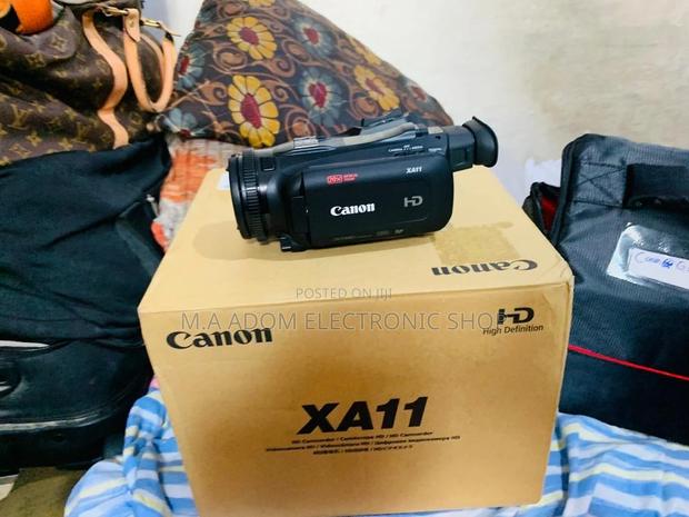 Canon XA11: Elevate Your Video Production · Photo 2