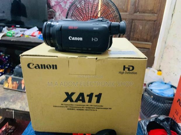 Canon XA11: Your Professional Video Production Toolkit · Photo 2