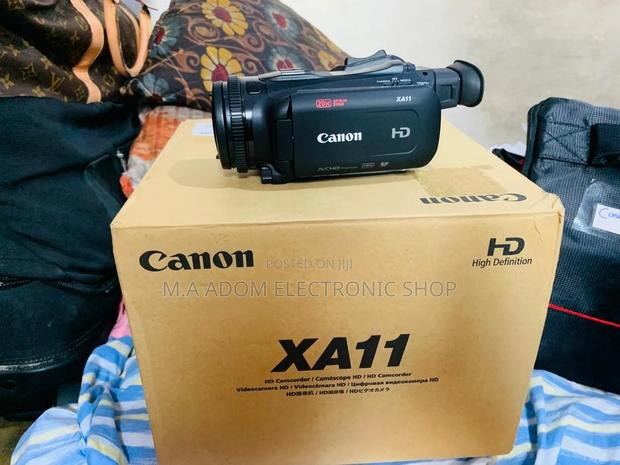 Canon XA11: Professional-Grade Video Production · Photo 2
