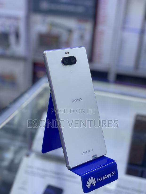 Sony Xperia 8 SOV42 64 GB White