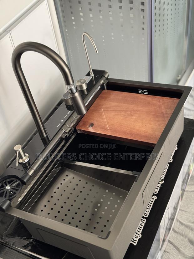 Luxury _Smart Kitchen Sink · Photo 4