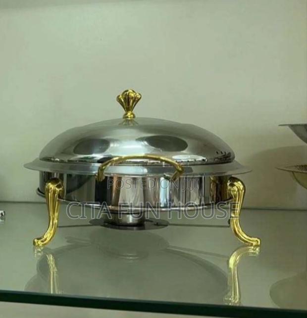 Luxurious Stainless Steel Chaffing Dish · Photo 3