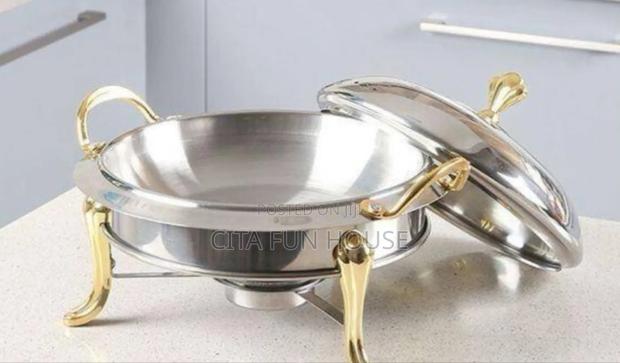 Luxurious Stainless Steel Chaffing Dish · Photo 4